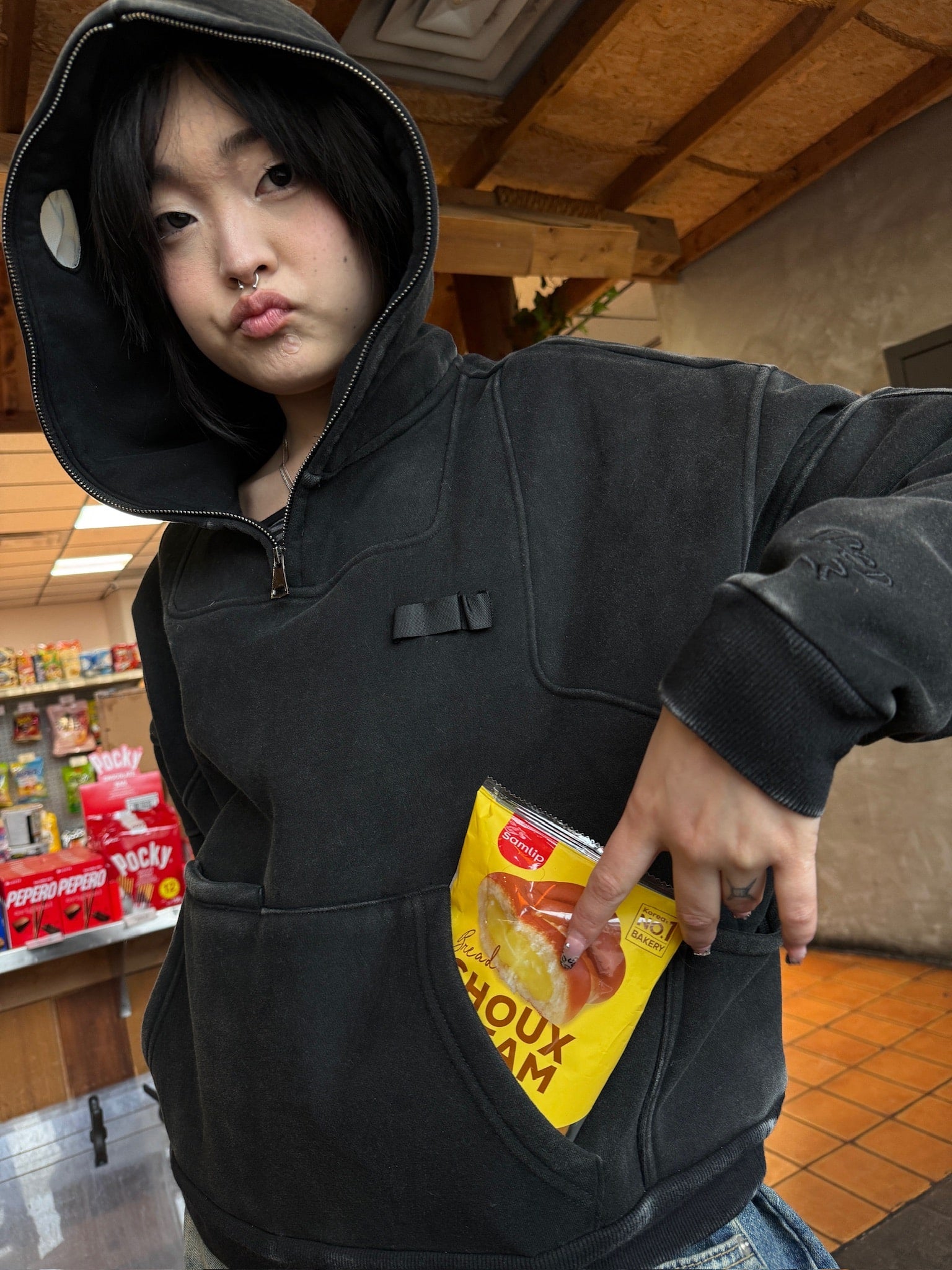 "DAYS" Hoodie Black